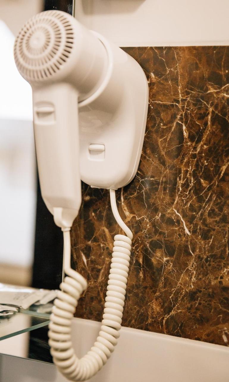 Роляда Hotel Tysmenytsia Ngoại thất bức ảnh
