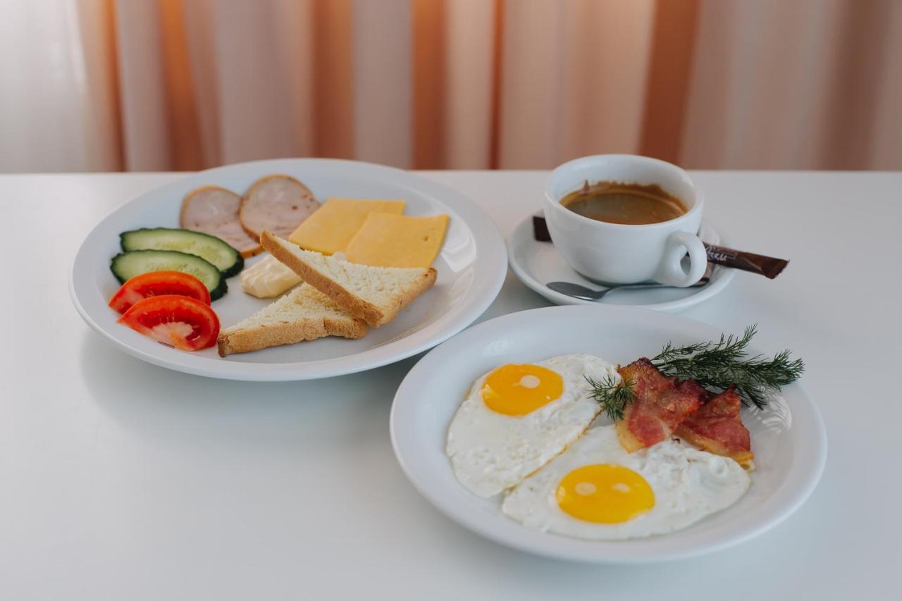 Роляда Hotel Tysmenytsia Ngoại thất bức ảnh